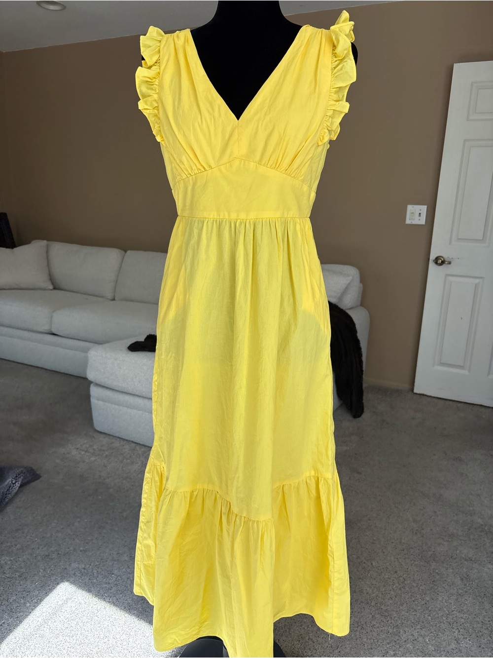 Maggie London Yellow Ruffle-Shoulder V-Neck Maxi Dress size 4P